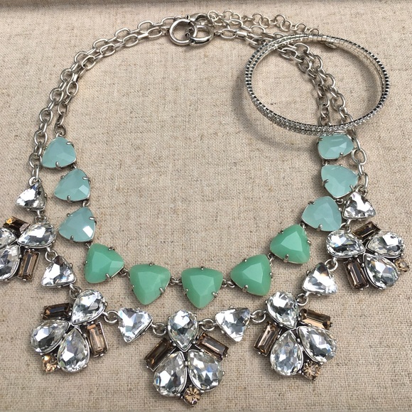 :: Stella & Dot🧞‍♂️Aqua Ombré Somervell Necklace - Picture 14 of 16